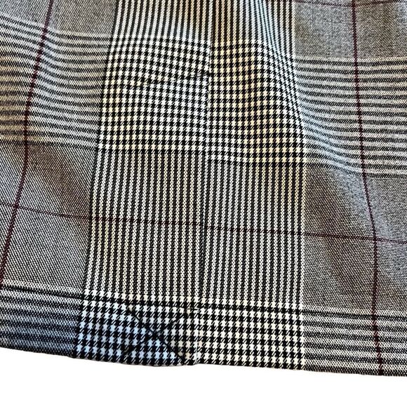 A New Day Gray Plaid Skirt with Side Pockets!!! Size 16. New Without Tags!! - Picture 4 of 10